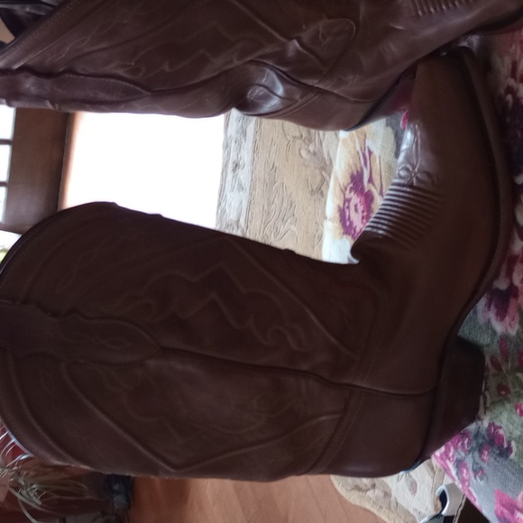 Tony Lama Gentle Brown Western Boots - Picture 2 of 6